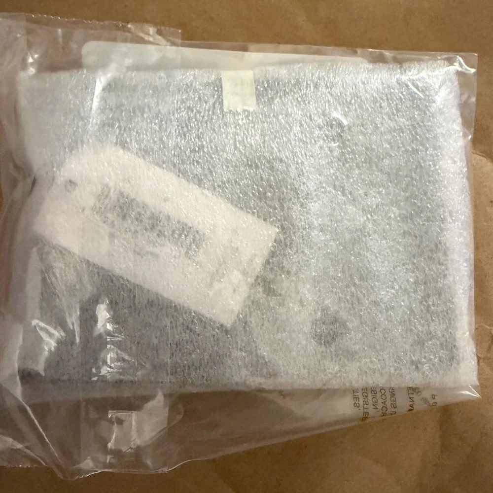 COACH Card Case With Money Clip - Picture 4 of 4